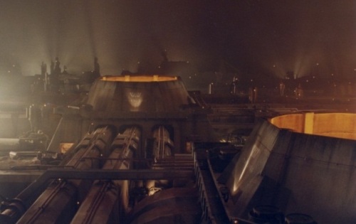 -this shot of Fiorina's hellish machinery.